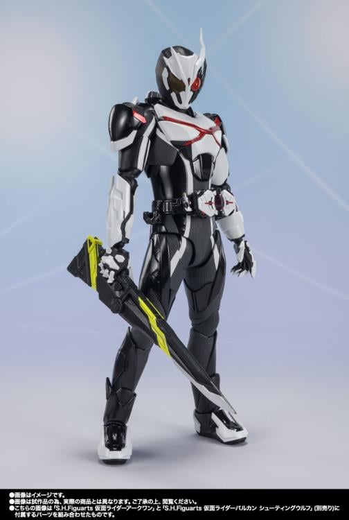 In the drama series Kamen Rider Zero-One, Aruto uses the ARK Driver-ONE to transform into KAMEN RIDER ARK-ONE, which is now available in the S.H.Figuarts series! Bandai have created a figure with an incredible mobile range and proportions unique to S.H.Figuarts, so you can reproduce a variety of action poses from the series.
