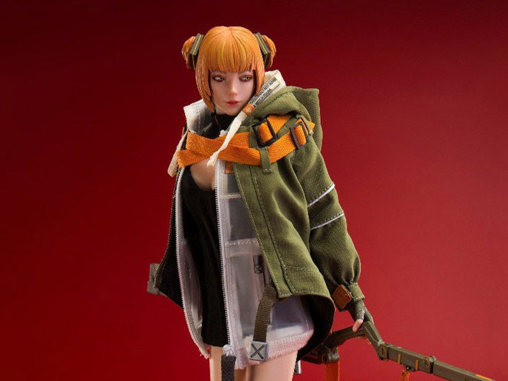 The Grainne figure features changeable eyeballs, a magic wand briefcase, variable magic wands, and an army green hooded cloak.