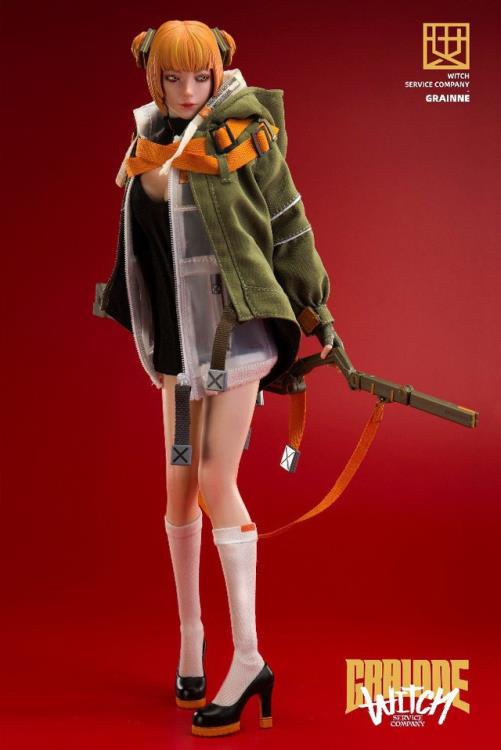 The Grainne figure features changeable eyeballs, a magic wand briefcase, variable magic wands, and an army green hooded cloak.