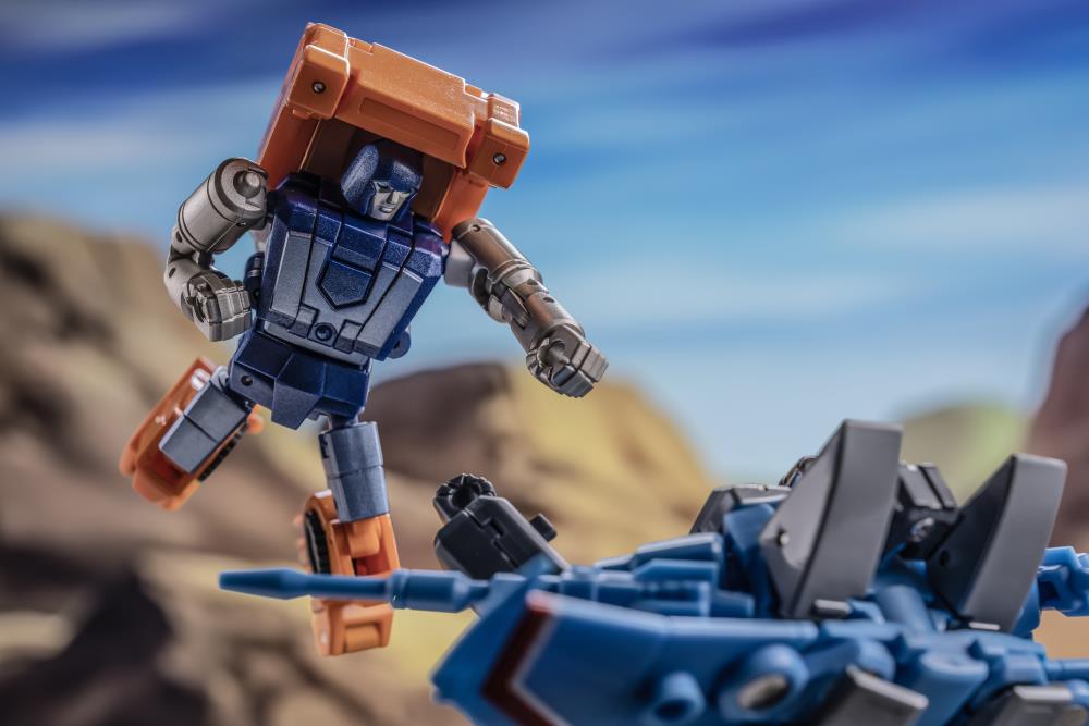 NA H58 Balin & H59 Dwalin are miniature vehicles by Newage that can convert into battle robots. Standing about 2 inches tall in robot mode, these figures come armed with blasters and feature multiple points of articulation. Other figures shown not included (sold separately)