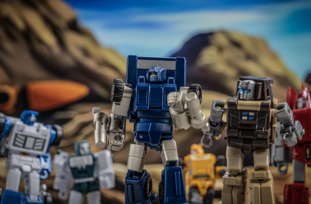 NA H58 Balin & H59 Dwalin are miniature vehicles by Newage that can convert into battle robots. Standing about 2 inches tall in robot mode, these figures come armed with blasters and feature multiple points of articulation. Other figures shown not included (sold separately)