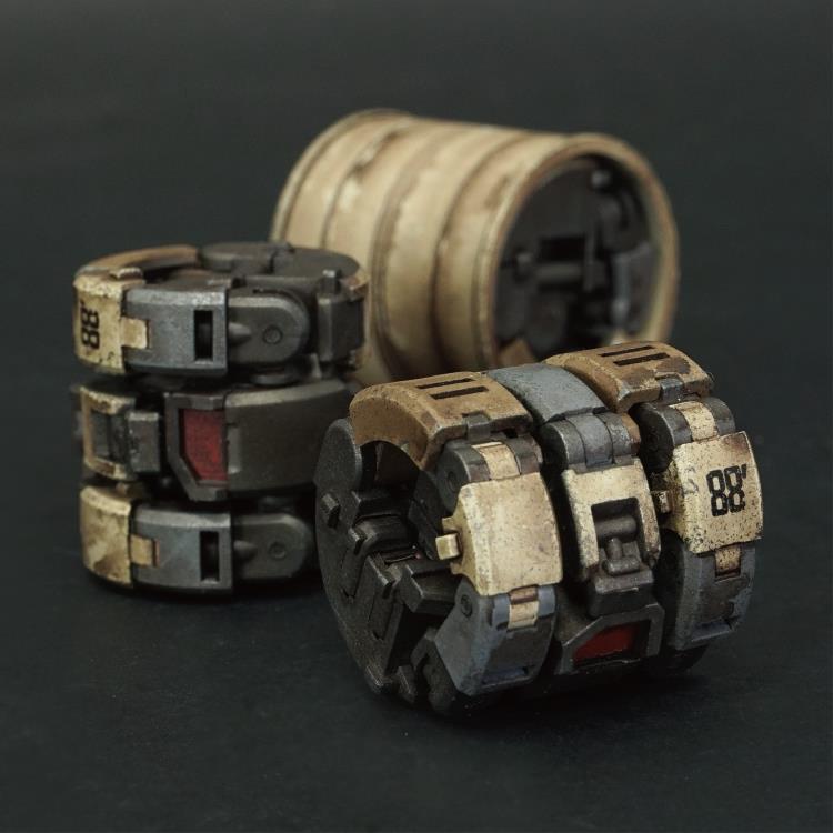 The Sand Laevis DD5s is a transformable drone with the ability to switch between remote control or intelligent exploration modes, and has both compact and expanded forms. In compact form, it has the ability to travel speedily by rolling in a barrel shape and can cover mines or traps on the road, thereby opening up a safe route for the convoy.