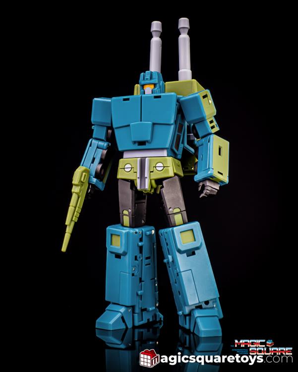 Simplicity is the ultimate sophistication, as Magic Square’s design progresses, the Night Tracer release is arguably the smoothest transformation yet! The MS-B53 Night Tracer can convert between robot form and truck form and comes with additional weapons and other accessories for more dynamic display opportunities. Other figures shown not included