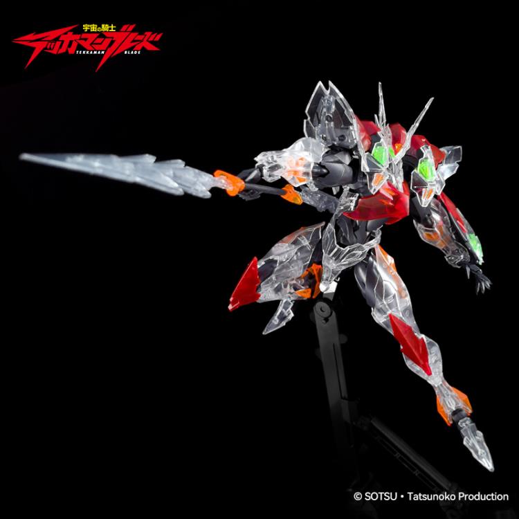 From the 1992 TV anime Space Knight Tekkaman Blade, the Tekkaman Blade that transforms the main character, Blade, once again appears as a plastic model kit, this time in a clear color version! Based on the anime images and scenes, the model is immensely detailed and an accurate representation of the character. With a height of a little over 8 inches, each joint contains a wide range of motion and can be used to perform various action poses.