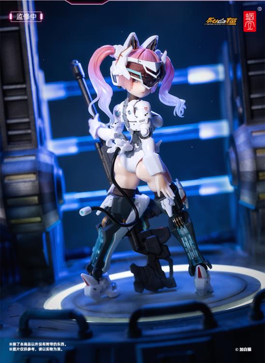 Dressed in white armor and equipped with a heavy hammer, don't underestimate the power of Strike Cat! The telescopic structure at the forearm and the linkage joint design at the knee of the calf increase the stability of the product. The Bastet widget pieces can be assembled into different weapons, including a cannon, electromagnetic gun, sledgehammer, and dual guns.