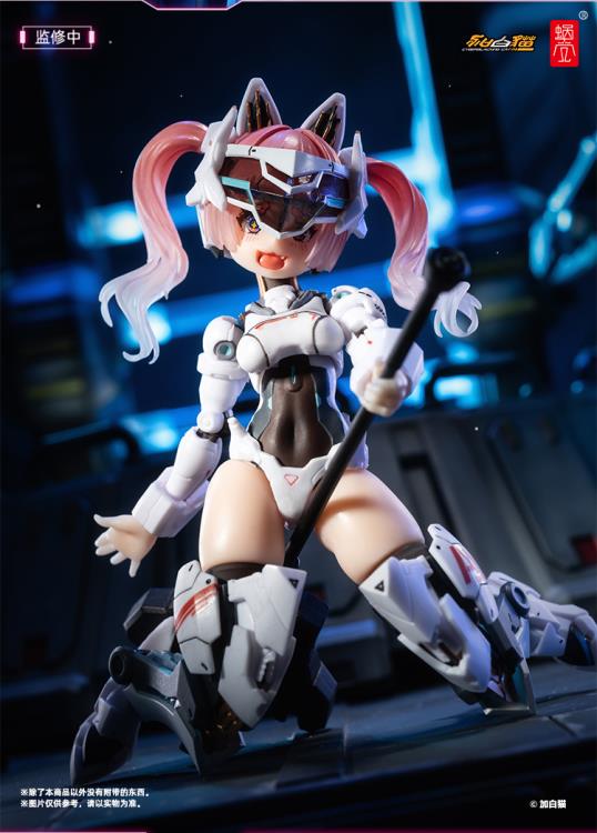 Dressed in white armor and equipped with a heavy hammer, don't underestimate the power of Strike Cat! The telescopic structure at the forearm and the linkage joint design at the knee of the calf increase the stability of the product. The Bastet widget pieces can be assembled into different weapons, including a cannon, electromagnetic gun, sledgehammer, and dual guns.