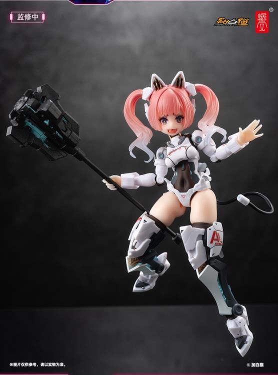Dressed in white armor and equipped with a heavy hammer, don't underestimate the power of Strike Cat! The telescopic structure at the forearm and the linkage joint design at the knee of the calf increase the stability of the product. The Bastet widget pieces can be assembled into different weapons, including a cannon, electromagnetic gun, sledgehammer, and dual guns.