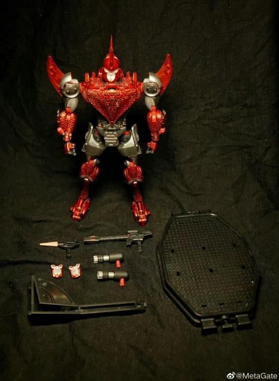 Fly onto the battlefield and deliver some punishment with this new G04 Air King from MetaGate! Able to convert from a flying dinosaur to a robot, this is one mecha you won't want to miss out on! Order yours today!