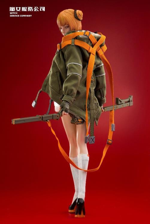 The Grainne figure features changeable eyeballs, a magic wand briefcase, variable magic wands, and an army green hooded cloak.