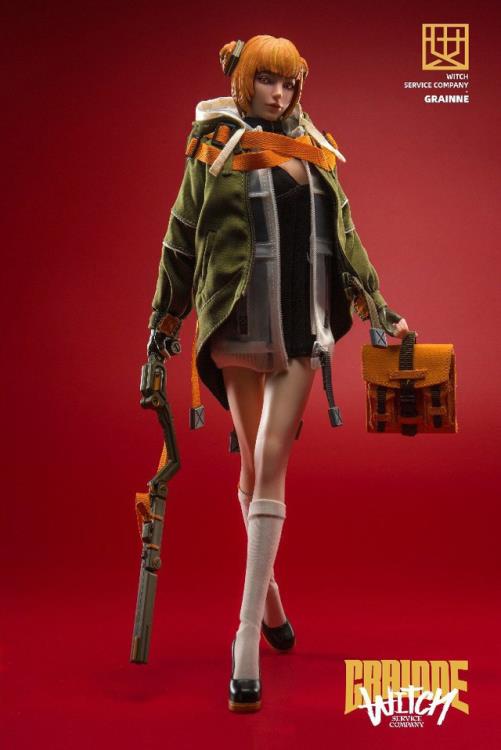 The Grainne figure features changeable eyeballs, a magic wand briefcase, variable magic wands, and an army green hooded cloak.