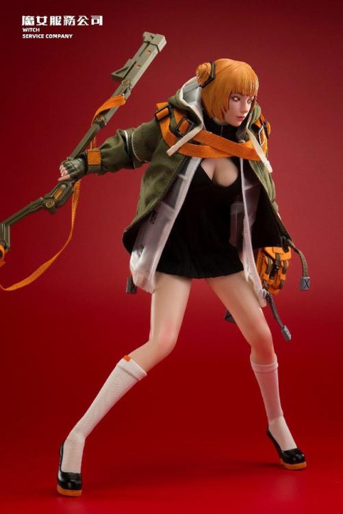 The Grainne figure features changeable eyeballs, a magic wand briefcase, variable magic wands, and an army green hooded cloak.