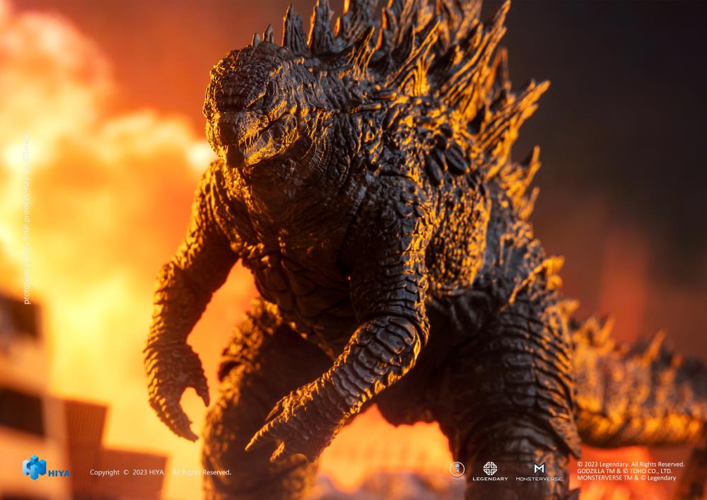 Standing at approximately 7 inches tall, features a more perfect posture with its re-designed neck and mouth parts. These re-designed neck and mouth parts in this updated version provide a wider range of motion while able to better concealment of joints when flexed. It captures intricate details faithfully, replicating its appearance on the screen. With 26 points of articulation and an articulated tail for posing and displaying in your collection.