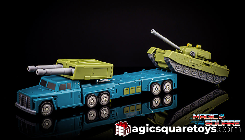Simplicity is the ultimate sophistication, as Magic Square’s design progresses, the Night Tracer release is arguably the smoothest transformation yet! The MS-B53 Night Tracer can convert between robot form and truck form and comes with additional weapons and other accessories for more dynamic display opportunities. Other figures shown not included
