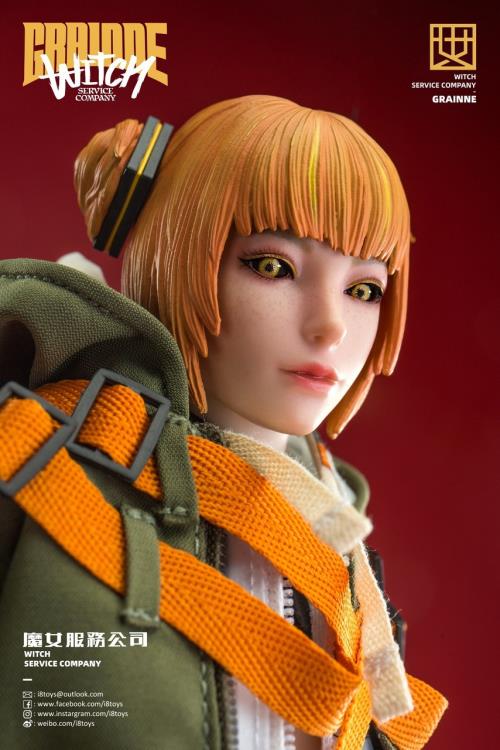 The Grainne figure features changeable eyeballs, a magic wand briefcase, variable magic wands, and an army green hooded cloak.
