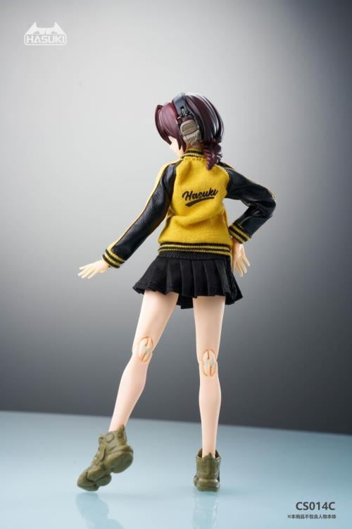 This yellow and black baseball jacket and black skirt 1/12 Scale outfit set is perfect for any customizer wanting to give their figure a great look. This set is perfect for your 1/12 to 1/10 scale figures! Other clothing pieces and figures not included