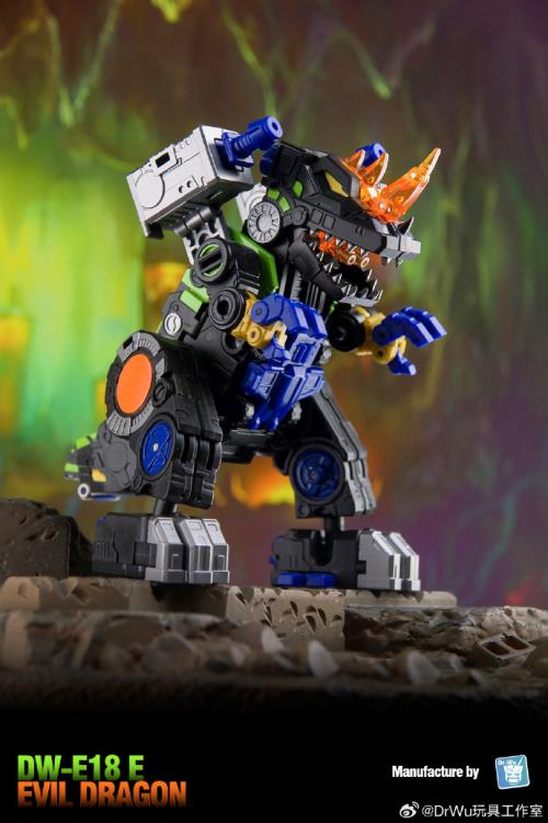From Dr. Wu comes their newest converting figure, the DW-E18E Evil Dragon! This figure stands about 4 inches tall in dinosaur robot mode and can convert into a cube or battle station.