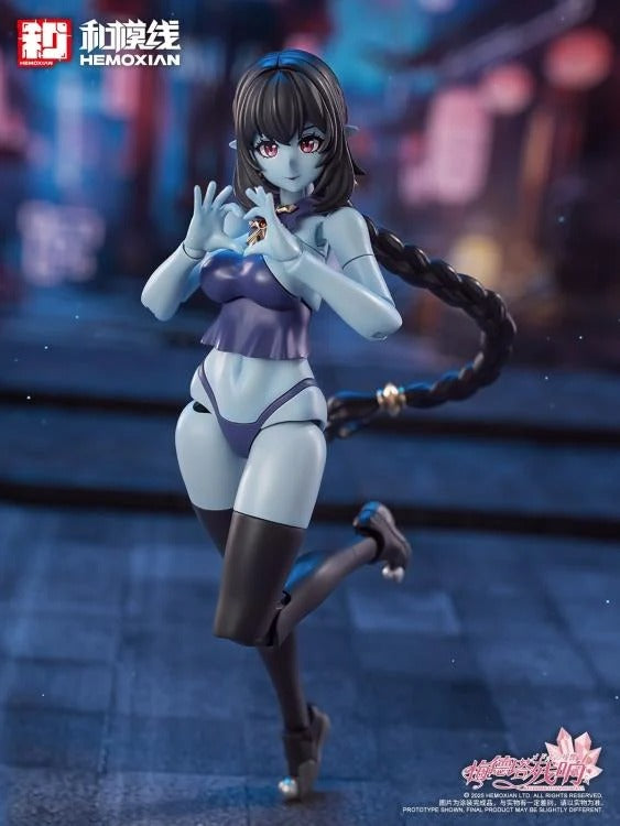 The country located on the Yali Plain in the Eastern Continent: Longxiang. The country is composed of countless ethnic groups and tribes, each of which is committed to creating a peaceful and comfortable home with their own expertise. The Yali Plain is located on the equator of the planet. Due to the special changes in the magnetic field, this continent has mysterious energy. Although this energy is invisible, it can be extracted and converted through instruments, and finally becomes the most basic energy f