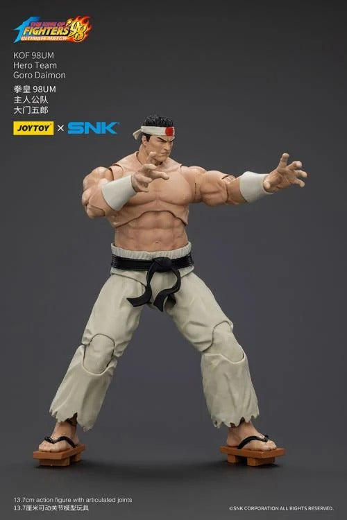 A new fighter is approaching! From the legendary fighting game The King of Fighters '98: Ultimate Match comes the next challenger in 1/18 scale: Goro Daimon! Dressed in his traditional gi outfit, Goro comes with a large variety of accessories including energy effects when executing a powerful move. Recreated with superb detailing lifted directly from the game, you'll be able to re-enact your favorite brawls or envision your own high stakes fights in style! Don't miss out on growing your KOF collection and o