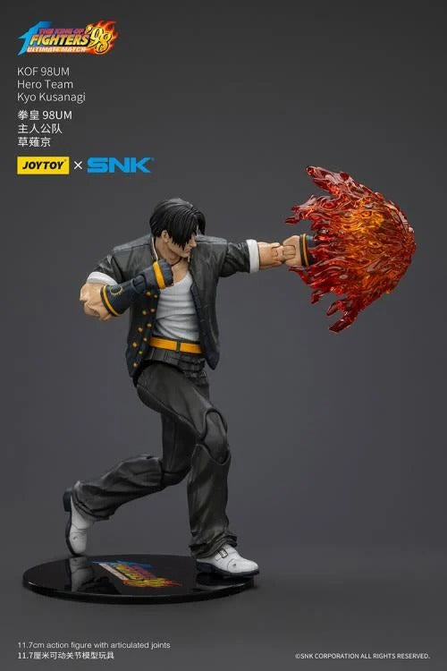A new fighter is approaching! From the legendary fighting game The King of Fighters '98: Ultimate Match comes the next challenger in 1/18 scale: Kyo Kusanagi! Dressed in his traditional black and yellow outfit, Kyo comes with a large variety of accessories including flame effects when executing a powerful move. Recreated with jaw-dropping details lifted directly from the game, you'll be able to re-enact your favorite brawls or envision your own high stakes fights in style! Don't miss out on growing your KOF