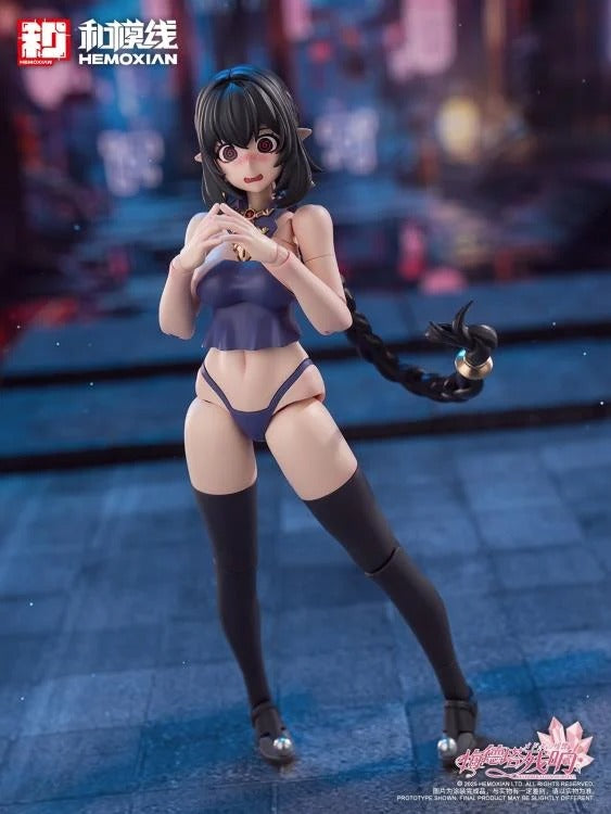 The country located on the Yali Plain in the Eastern Continent: Longxiang. The country is composed of countless ethnic groups and tribes, each of which is committed to creating a peaceful and comfortable home with their own expertise. The Yali Plain is located on the equator of the planet. Due to the special changes in the magnetic field, this continent has mysterious energy. Although this energy is invisible, it can be extracted and converted through instruments, and finally becomes the most basic energy f