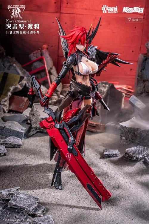 Three years ago in the deep winter, a leader led their team to raid an illegal laboratory and found Karas in her incubator. Her entire left arm had been transformed into a mechanical joint, and her skeleton had been replaced with an alloy prosthesis, turning her into a killing machine. When the leader cut off the restraint around Karas' neck, her broken body came to life. Perhaps touched by the fighting spirit of the creature, the leader of the troops sheathed his knife and brought her with them.