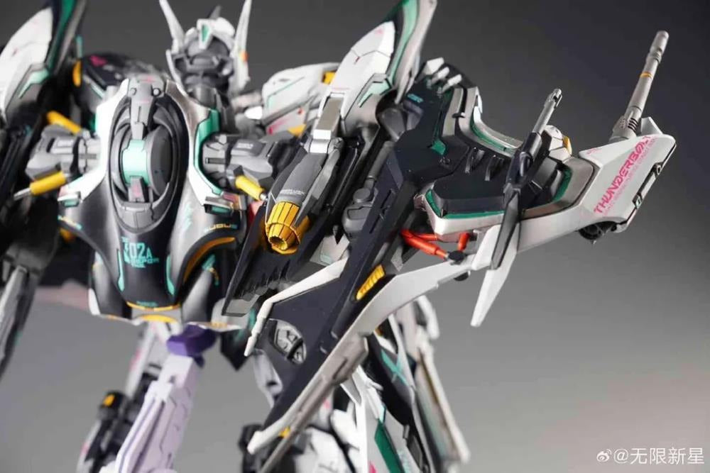 In ERA+ is proud to introduce a new model kit that will add some firepower to your collection: the Thunderbolt Manta Ray! Featuring a wide range of accessories and weapons, this is one mecha you won't want to miss out on! Order yours today and get ready to battle!