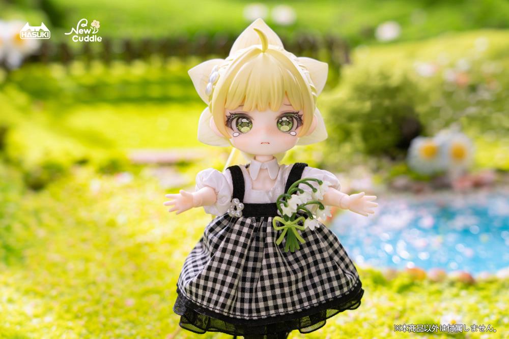 Hasuki presents Fiori, the first figure in their new series, New Cuddle!
The New Cuddle series features non-scale chibi-style characters with real fabric outfits. The sparkling glass eyes bring the characters to life and melt your heart. With alternate face plates and hands, you can create a variety of scenes and displays.
