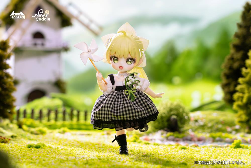 Hasuki presents Fiori, the first figure in their new series, New Cuddle!
The New Cuddle series features non-scale chibi-style characters with real fabric outfits. The sparkling glass eyes bring the characters to life and melt your heart. With alternate face plates and hands, you can create a variety of scenes and displays.