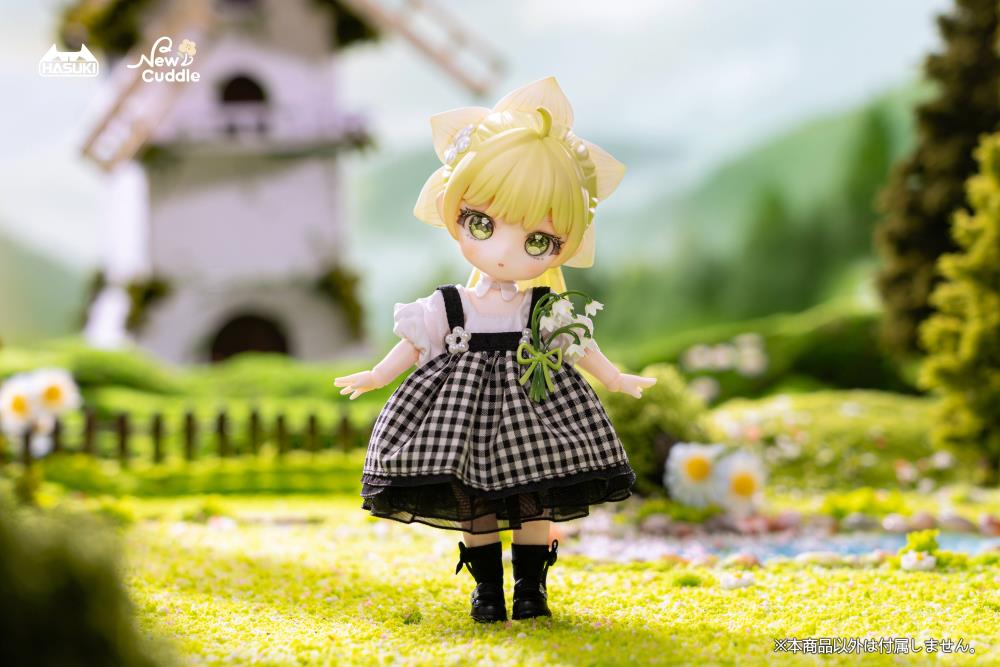 Hasuki presents Fiori, the first figure in their new series, New Cuddle!
The New Cuddle series features non-scale chibi-style characters with real fabric outfits. The sparkling glass eyes bring the characters to life and melt your heart. With alternate face plates and hands, you can create a variety of scenes and displays.