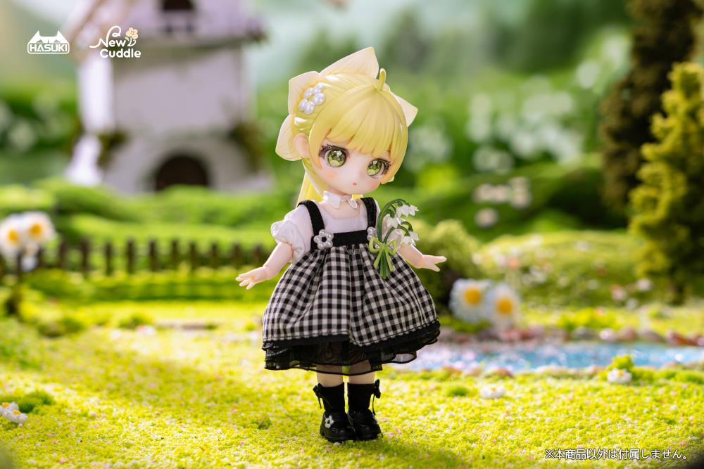 Hasuki presents Fiori, the first figure in their new series, New Cuddle!
The New Cuddle series features non-scale chibi-style characters with real fabric outfits. The sparkling glass eyes bring the characters to life and melt your heart. With alternate face plates and hands, you can create a variety of scenes and displays.