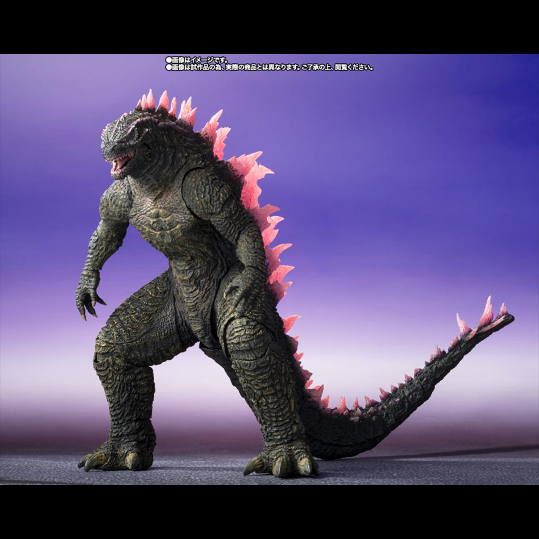 GODZILLA Evolved FROM GODZILLA x KONG: THE NEW EMPIRE joins the S.H.MonsterArts line! The 3D data from the film and the supervision of the producer Yuji Sakai have ensured that this figure will be a complete rendition of the appearance from the film. The wide range of articulation allows for the recreation of scenes from the film. Optional hand parts also allow for various dynamic poses.