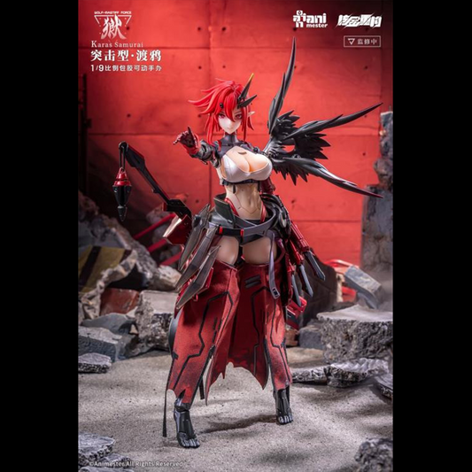 Three years ago in the deep winter, a leader led their team to raid an illegal laboratory and found Karas in her incubator. Her entire left arm had been transformed into a mechanical joint, and her skeleton had been replaced with an alloy prosthesis, turning her into a killing machine. When the leader cut off the restraint around Karas' neck, her broken body came to life. Perhaps touched by the fighting spirit of the creature, the leader of the troops sheathed his knife and brought her with them.