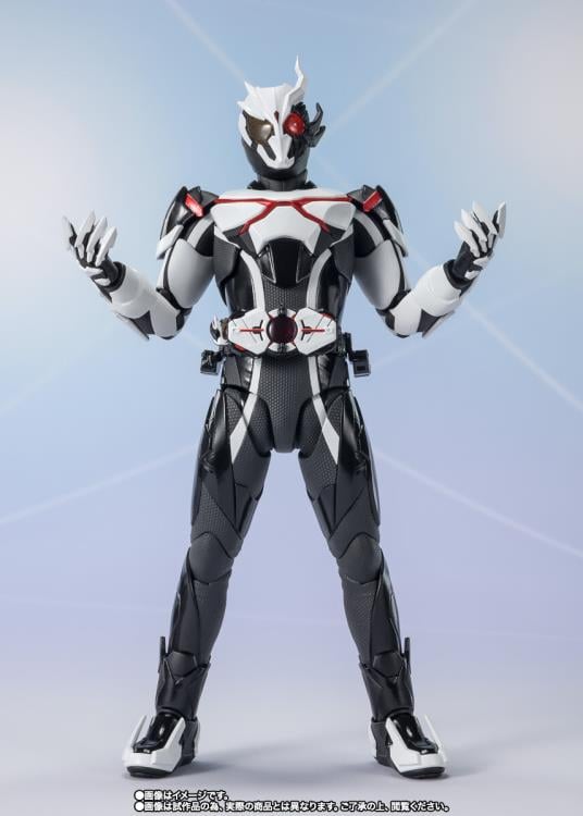 In the drama series Kamen Rider Zero-One, Aruto uses the ARK Driver-ONE to transform into KAMEN RIDER ARK-ONE, which is now available in the S.H.Figuarts series! Bandai have created a figure with an incredible mobile range and proportions unique to S.H.Figuarts, so you can reproduce a variety of action poses from the series.