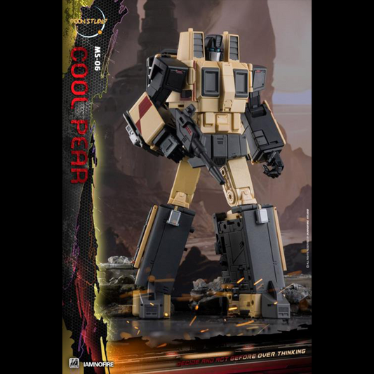 From Moon Studios comes a series of robot figures which transform from robots into different types of trains. The MSO6 Cool Peak figure transforms from a robot into a train. Collect transforming figures MSO1 through MSO6 and you can combine them to form Radiatron!