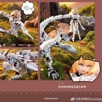 Souling Toys proudly presents the highly anticipated Daytime Meteor model kit. This kit features a dragon and his rider as well short art book featuring the characters and their fantasy world.
Once assembled the dragon is just over 24 inch in length with a wingspan just under 34 inches. The prebuilt diecast joints help to support the giant body. The multi joints in neck and tail provide flexibility for posing. The joint locks located at the wing can keep the wing in place even while extended.