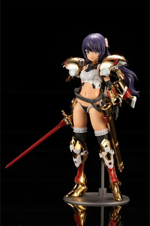 Introducing the latest addition to the Frame Arms Girl series, the golden knight DURGA GOLD RITTER! Frame Arms Girl Durga I is a re-imagining of ToMo's mecha design transformed into an original female character based on an illustration by E-ji Komatsu. A new version of Durga I known as Durga Gold Ritter is here with luxurious gold-plated armor and additional parts.