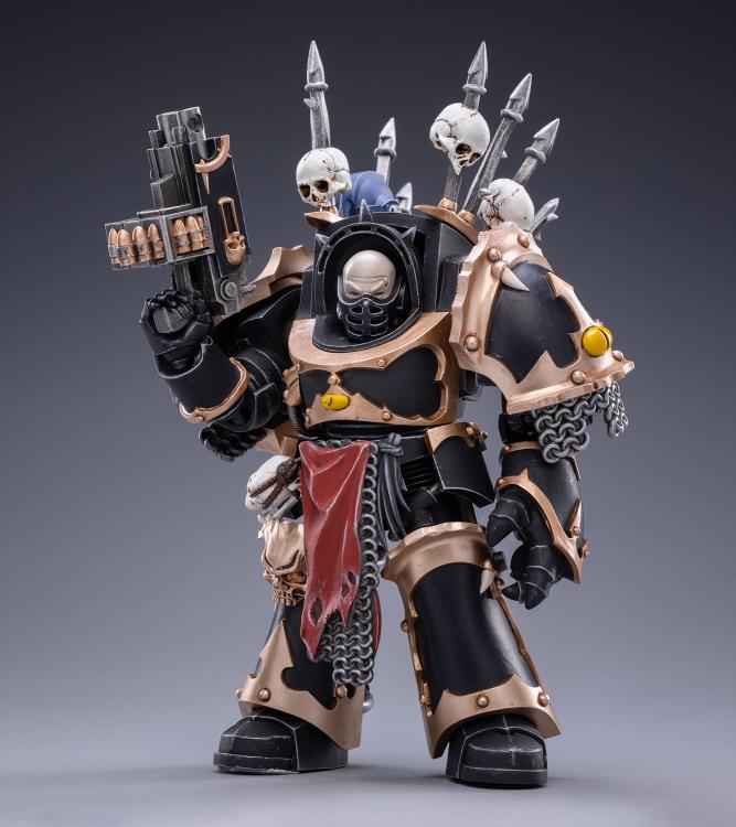 Joy Toy Black Legion Chaos Space Marines to life with this 1/18 scale figure. The Black Legion is a Traitor Legion of Chaos Space Marines that is the first in infamy, if not in treachery, whose name resounds as a curse throughout the scattered and war-torn realms of Humanity. JoyToy recreate the most important battles with this highly detailed and articulated intimidating horned space marine figure.