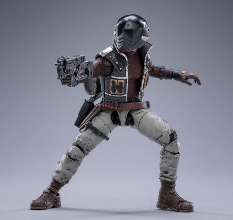 Joy Toy Boyang Feng figure is incredibly detailed in 1/18 scale. JoyToy figure is highly articulated and includes weapon accessories as well as several pieces of removable gear.