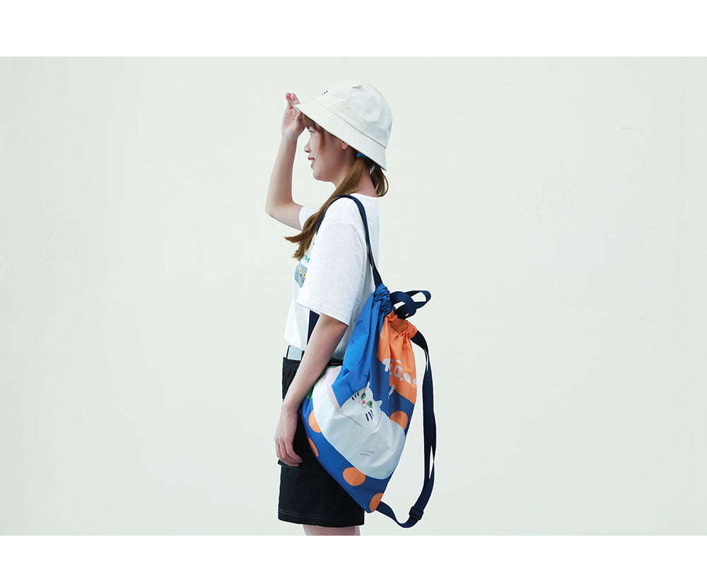 Cute Cat Waterproof Travel Folding Drawstring Backpack for school/ kids/ girls, suitable for travelling, going to school or casual hang out with friends.