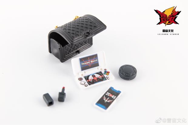 Leizhou Studio introductions the Tactical Girl Shitapeer Model Kit! This figure stands about 7.3 inches and features intricate details on a 1/9 scale and comes with equally-sized weapons and accessories.