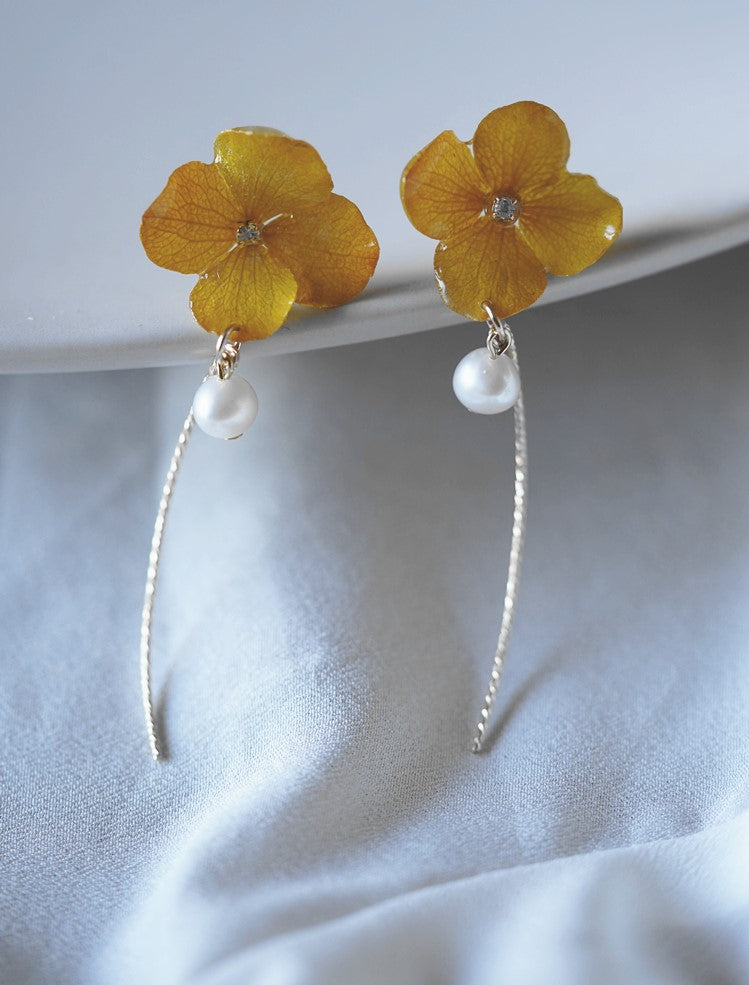 Hydrangea Pearl handmade resin pressed multi flower dangle/ clip-ons earrings, resin dried/ real flower jewelry with Hypoallergenic S925 Sterling Silver