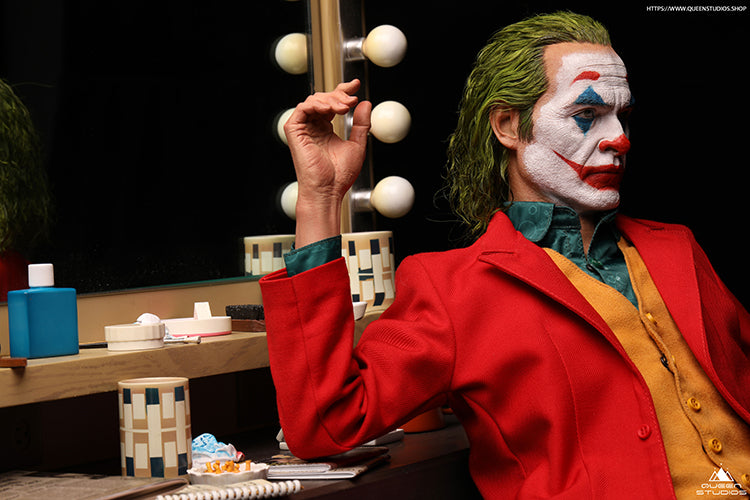 Queen Studios Dark Knight The Joker (Arthur Fleck) Joaquin Phoenix (2019) Regular 1/3 Scale Statue. The Regular Edition features a Joker head sculpt with full character likeness and sculpted hair.