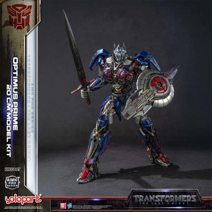 Yolopark's AMK Pro Series Transformers: The Last Knight Optimus Prime model kit stands tall ready for battle. It brings even stronger firepower to Optimus Prime with the exclusive upgrades of the AMK Pro Series.