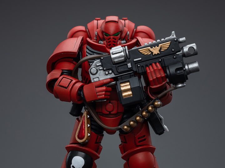 Joy Toy brings the Blood Angels to life with this Warhammer 40K 1/18 scale figure! Descended from the gene seed of the Primarch Sanguinius, the Blood Angels chapter of the Space Marines are among the most celebrated and loved of the chapters. However, those who join choose a cursed life - destined to one day be driven mad by the Red Thirst and an unending waking nightmare.