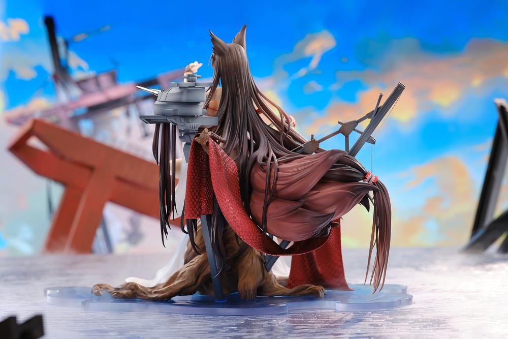 Apex Toys presents a beautiful and finely detailed 1/7 scale figure of Amagi from the Azur Lane mobile game, styled in her "Wending Waters, Serene Lotus" attire.