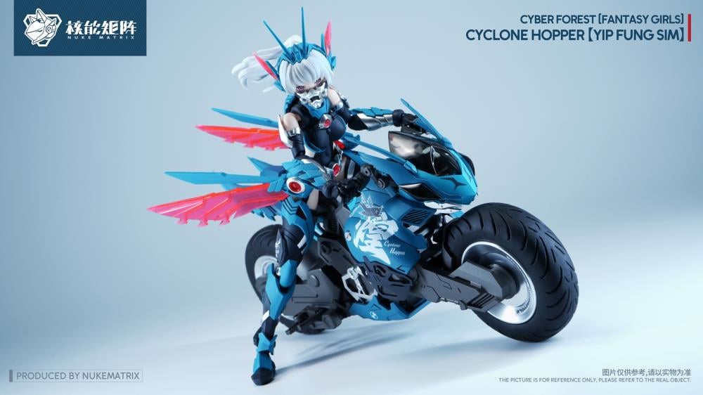 Nuke Matrix proudly presents the next model kit in the Cyber Forest Fantasy Girls series, Cyclone Hopper Yip Fung Sim!

Between the Cyber ​​Forest and the Frosty Wasteland lies another vast jungle, a tranquil sea of ​​trees. Here, the armored locust race, born with an innate affinity for the wind element, thrives, guided by the wind. In ancient times, a genius within the race created a highly mobile suit called the "Storm Chaser."