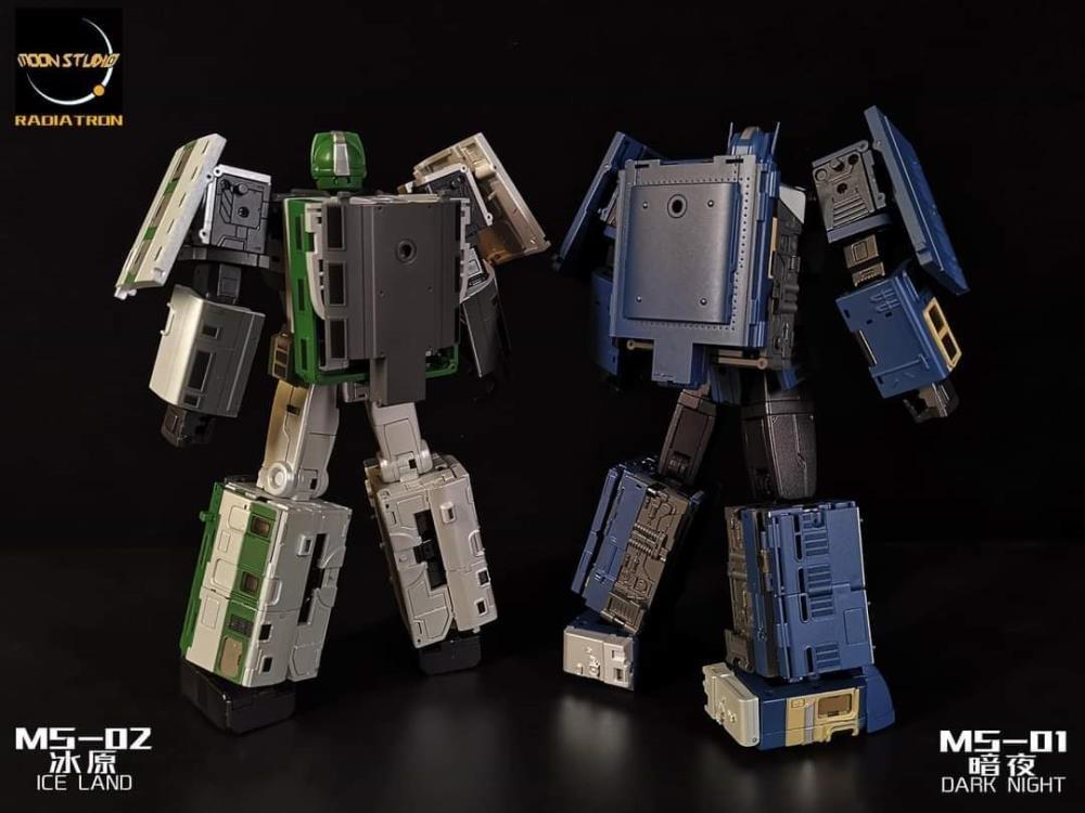 From Moon Studios comes a series of robot figures which transform from robots into different types of trains. The MSO1 Dark Night figure transforms from a robot into a train. Collect transforming figures MSO1 through MSO6 and you can combine them to form Radiatron! 