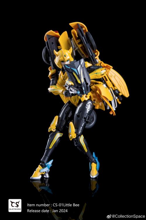 Add to your converting figure collection with this CS-01 Little Bee action figure by Collection Space! Little Bee features a high level of detail and articulation, and she can convert from robot mode into car mode!