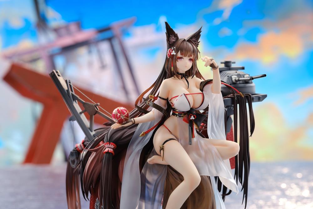 Apex Toys presents a beautiful and finely detailed 1/7 scale figure of Amagi from the Azur Lane mobile game, styled in her "Wending Waters, Serene Lotus" attire.