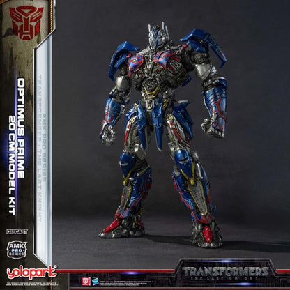 Yolopark's AMK Pro Series Transformers: The Last Knight Optimus Prime model kit stands tall ready for battle. It brings even stronger firepower to Optimus Prime with the exclusive upgrades of the AMK Pro Series.